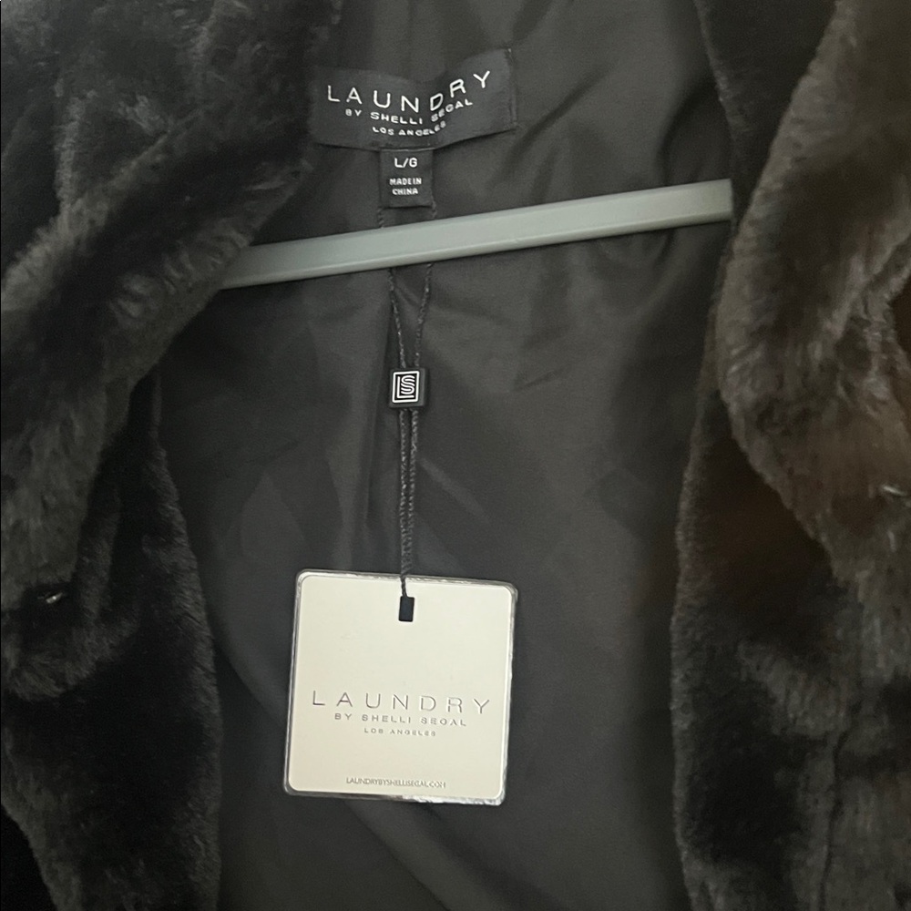 Laundry By Shelli Segal Black faux fur shrug